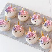 Sleeping Unicorn Macarons 