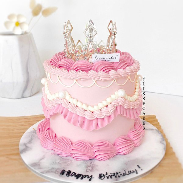 Princess Vintage 2.0 Crown Cake 