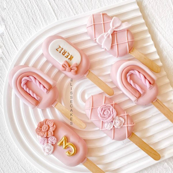Zera Floral Rainbow Cakesicles in Pink