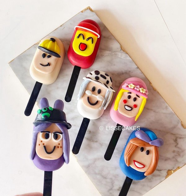 Roblox Inspired Cakesicles 