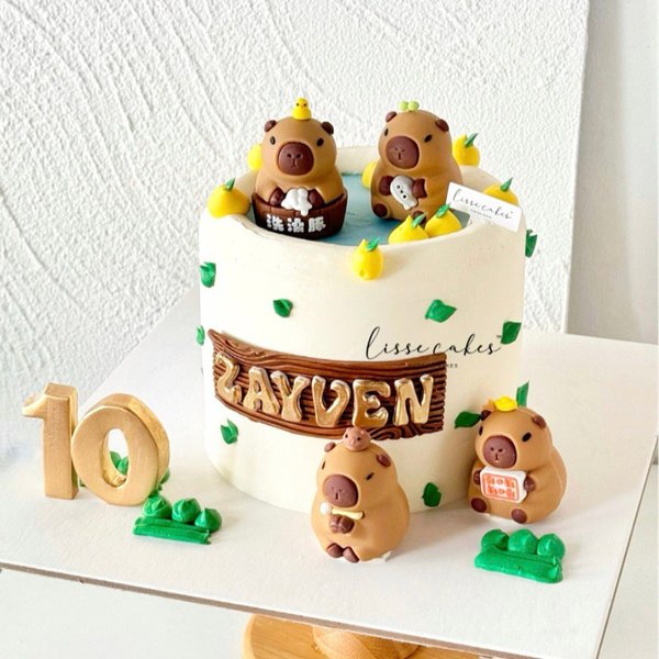 Capybara Sauna Cake