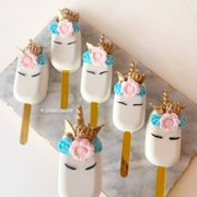 Unicorn with Crown Cakesicles