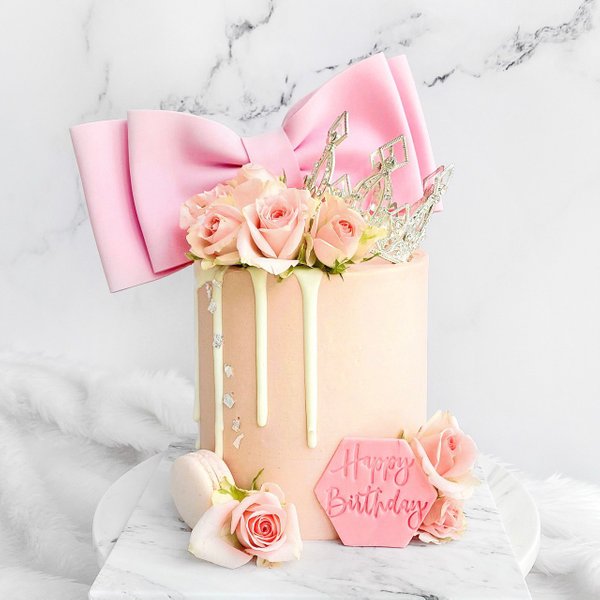 Bella Pink Bow Crown Cake